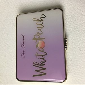 Too faced white peach shadow palette